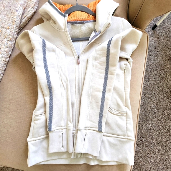 Lululemon Athletica Scuba Hooded Jacket - Picture 3 of 4